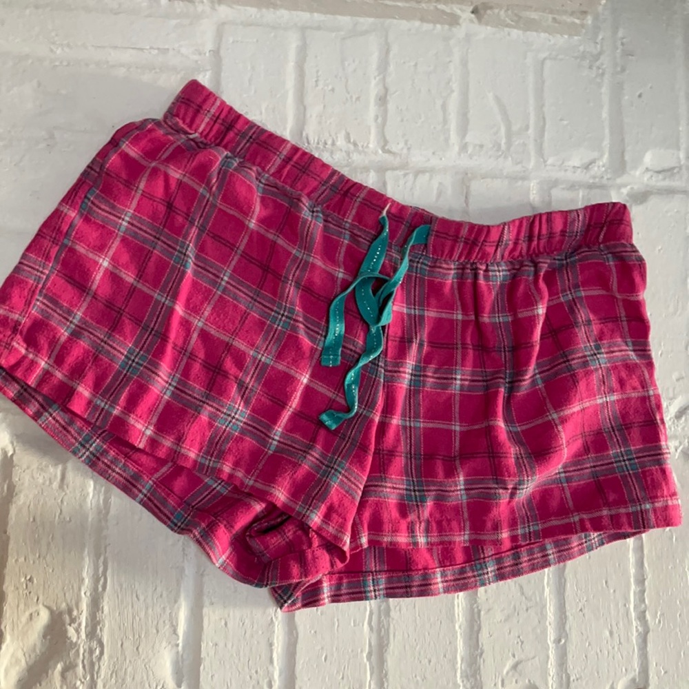Make and Model lounge shorts